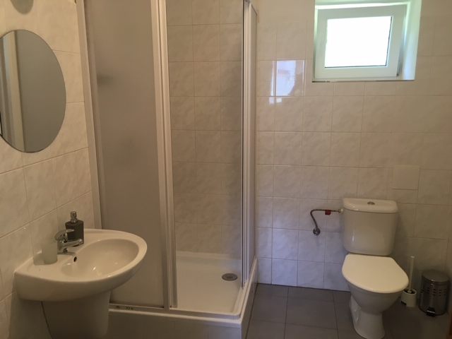 Šedé apartmá – koupelna